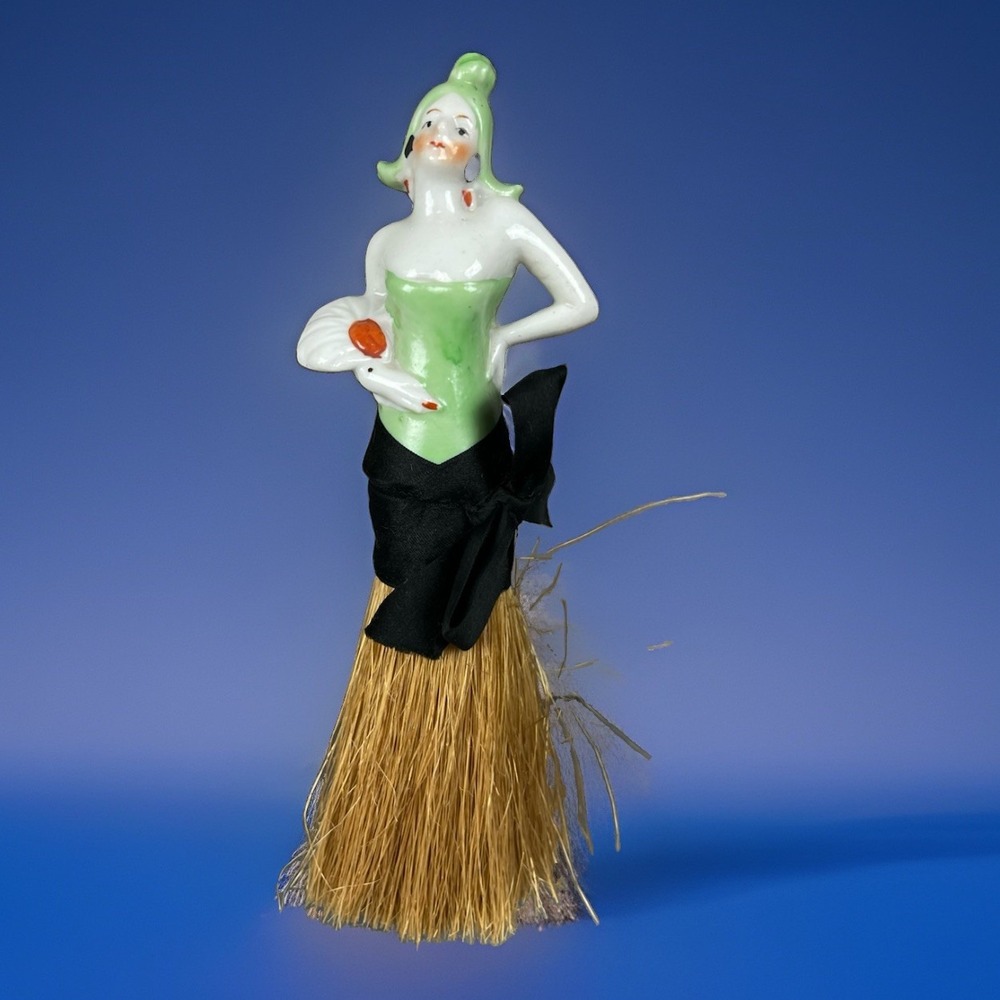 ANTIQUE PORCELAIN HALF DOLL WHISK BROOM VANITY BRUSH VERY NICE